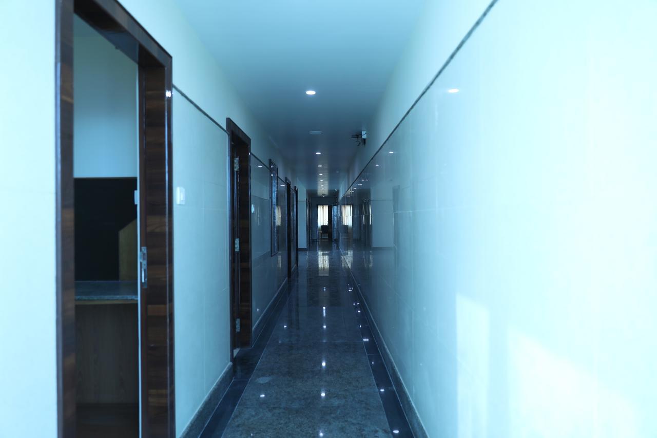 העיר בנגלור Hlv Grand Inn מראה חיצוני תמונה