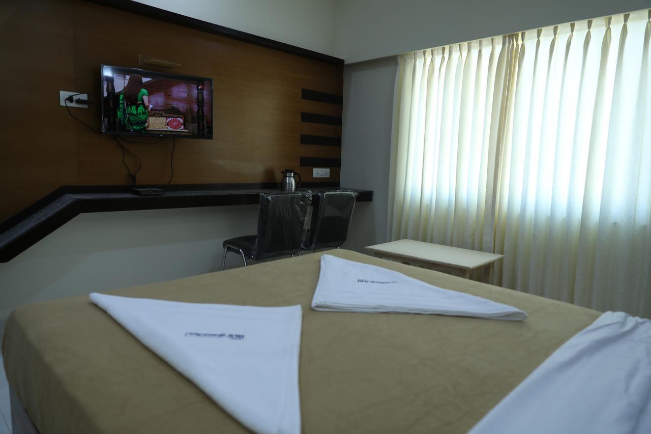 העיר בנגלור Hlv Grand Inn מראה חיצוני תמונה
