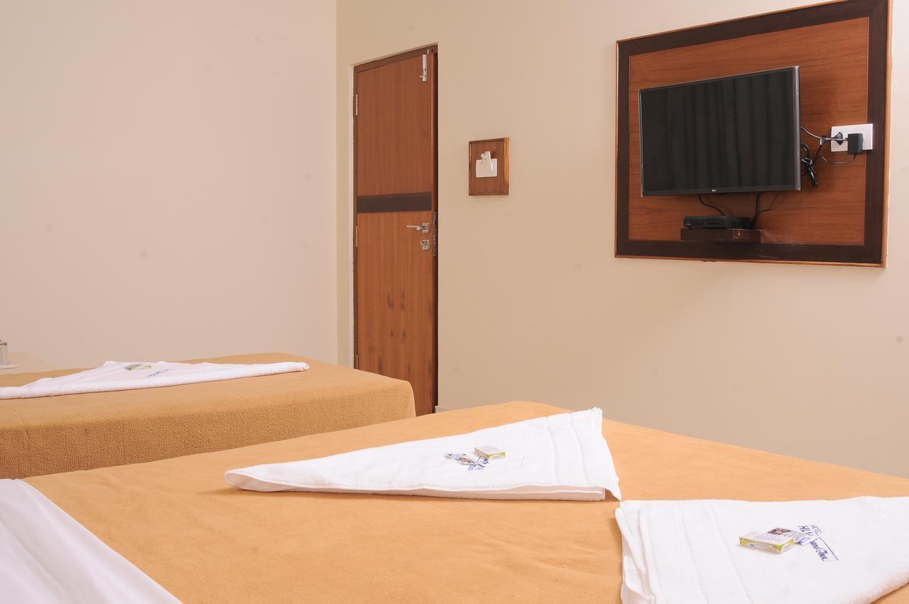 העיר בנגלור Hlv Grand Inn מראה חיצוני תמונה