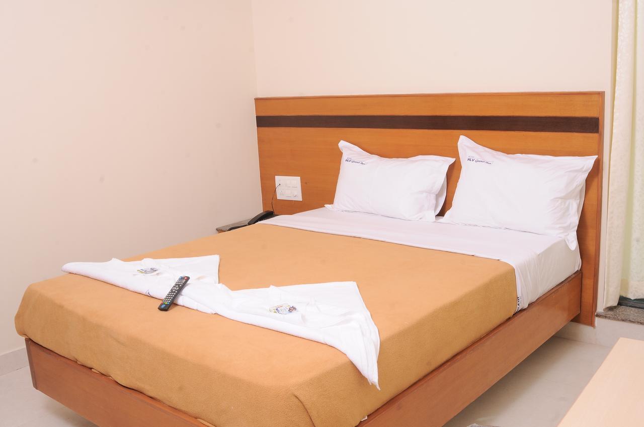 העיר בנגלור Hlv Grand Inn מראה חיצוני תמונה