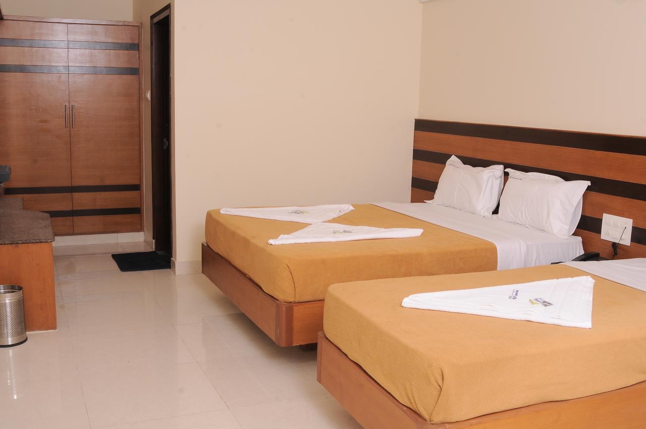 העיר בנגלור Hlv Grand Inn מראה חיצוני תמונה