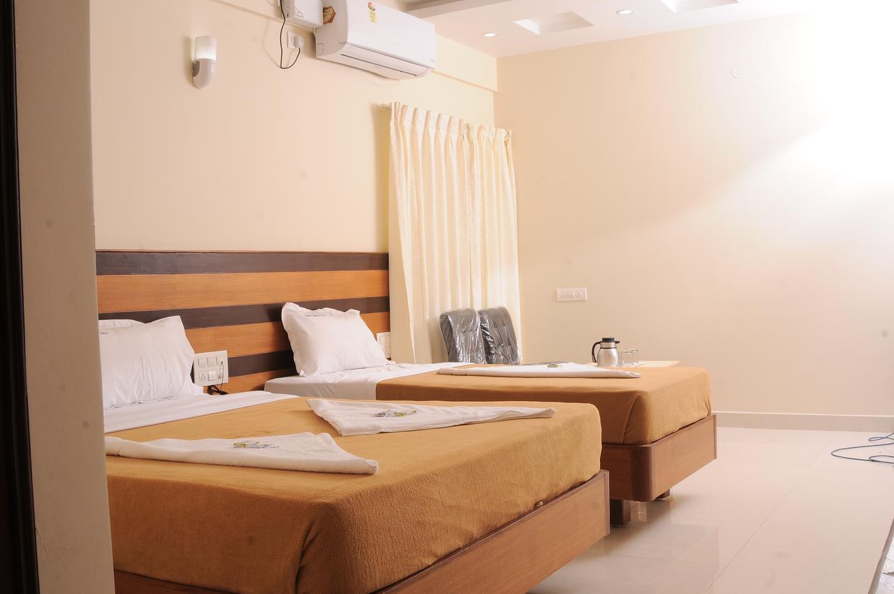 העיר בנגלור Hlv Grand Inn מראה חיצוני תמונה